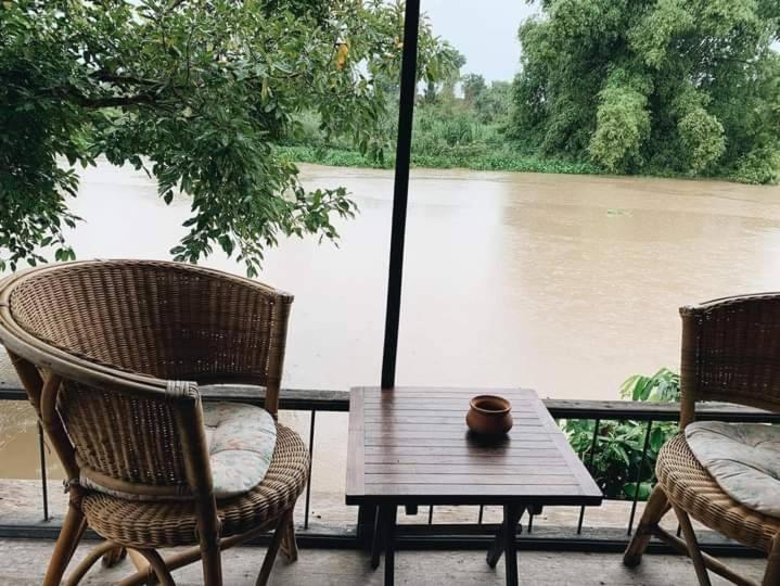 Rustic​ Charm​ Suphan​ Ban Tha Pong Exterior photo