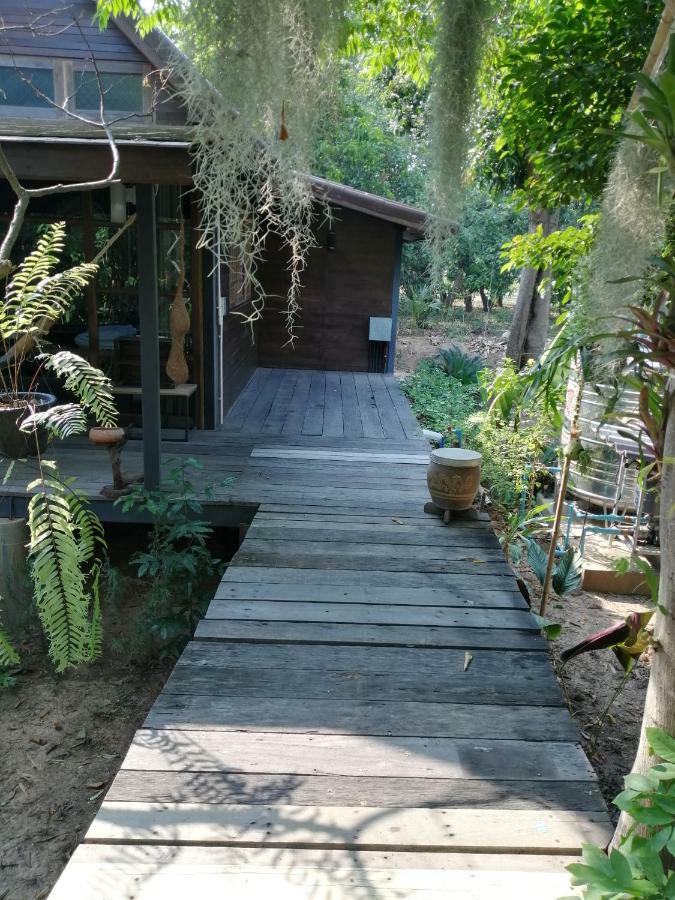 Rustic​ Charm​ Suphan​ Ban Tha Pong Exterior photo