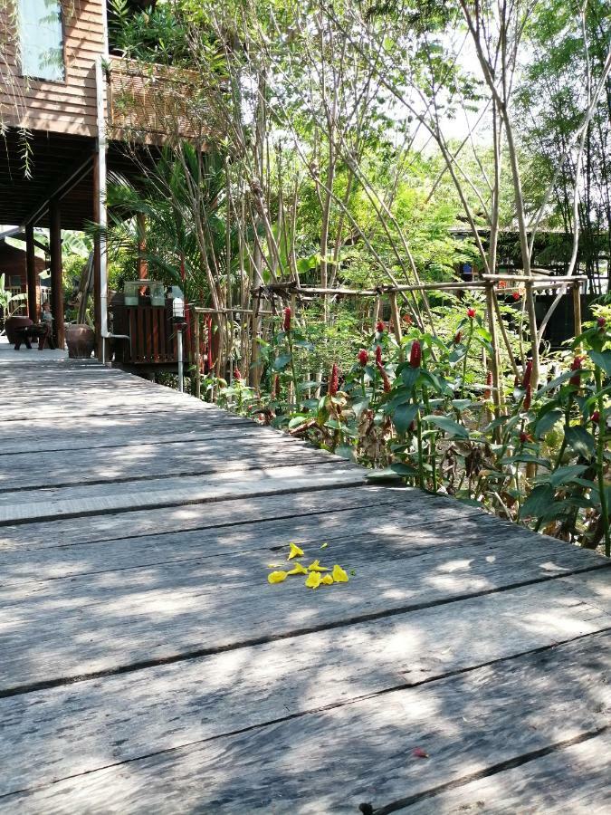 Rustic​ Charm​ Suphan​ Ban Tha Pong Exterior photo
